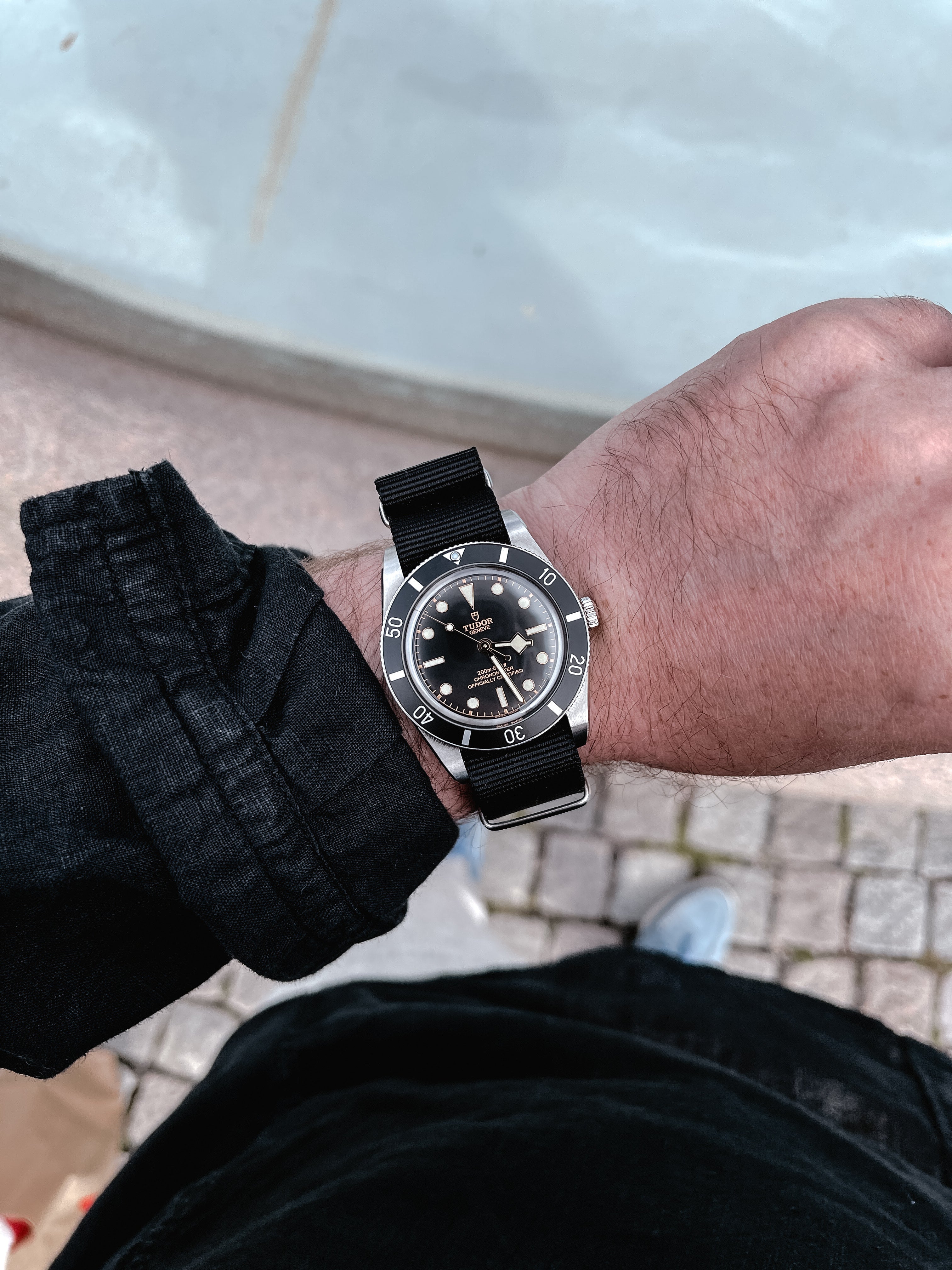 Klassisk nato strap i sort med sølvspenne